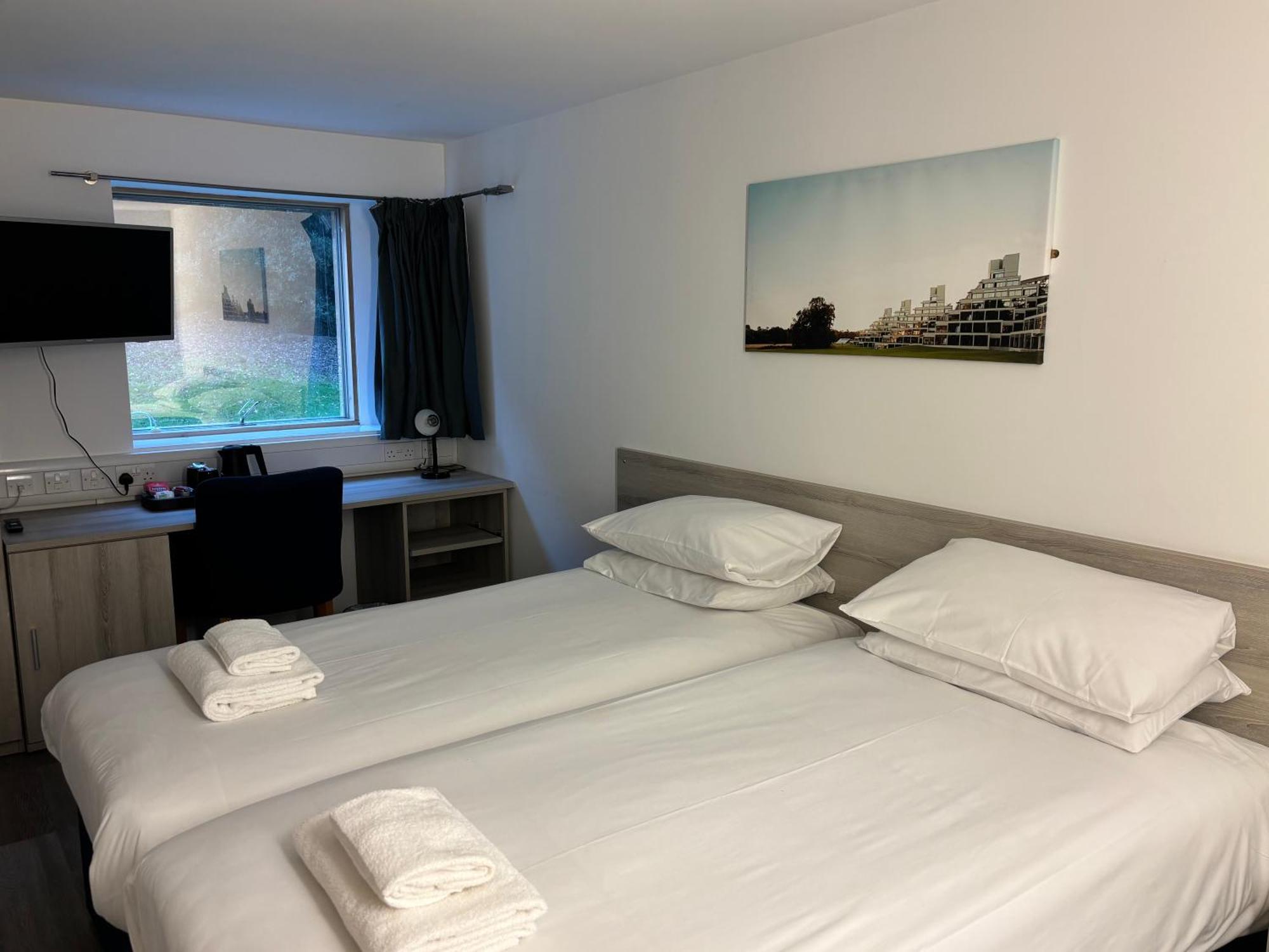 Broadview Hotel Norwich Room photo