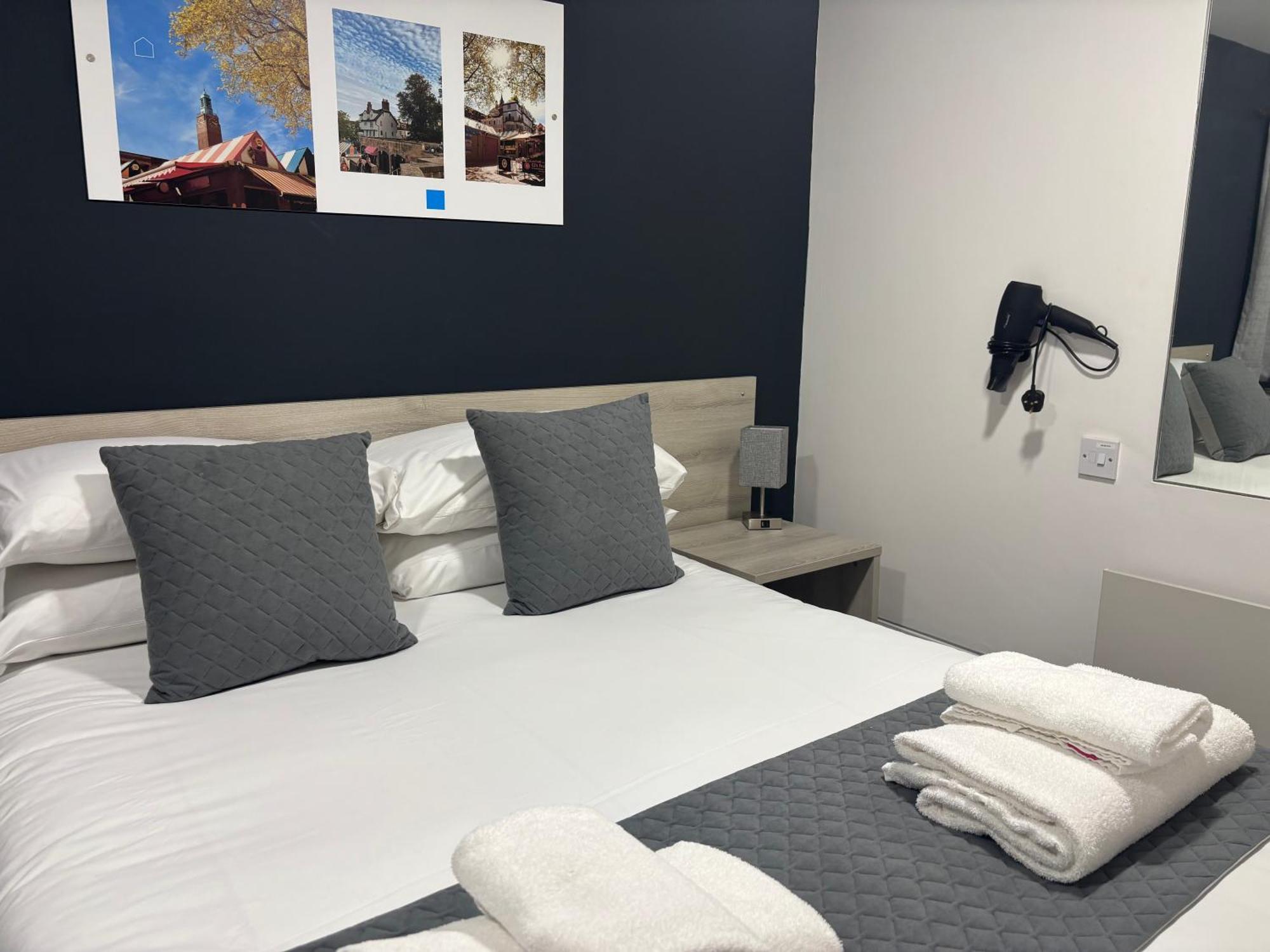 Broadview Hotel Norwich Room photo